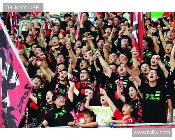 足球季票热销背后的故事与球迷的激情共鸣